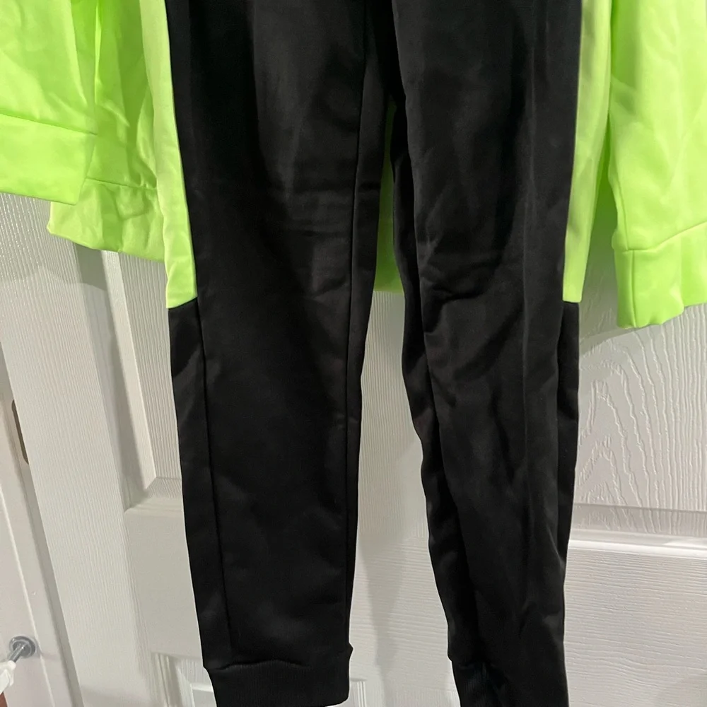 Puma 2 Piece Youth Size Large Active‎ Wear New W/Tags Fizzy Apple Green W…